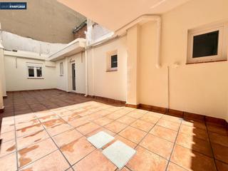 Planta baja en Quart de Poblet. Planta baja con terraza reformada a estrenar! situada en zona am
