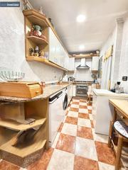 Pis a Quart de Poblet. Primer piso sin ascensor, con 2 terrazas pequeñas, situado en av