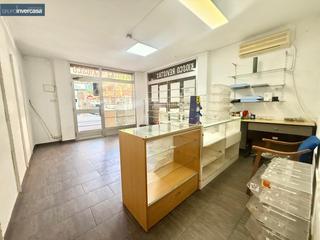 Affitto Locale commerciale in Quart de Poblet. Local comercial esquinero situado en zona ramón y cajal