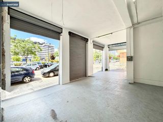 Miete Geschäftsraum in Quart de Poblet. Local comercial esquinero en zona parque moli d animeta de quart