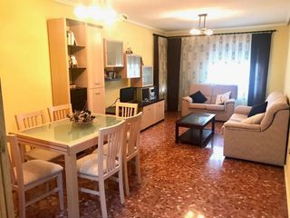 Location Appartement à El Carmen. Piso seminuevo amueblado con plaza de garaje situado en zona sal