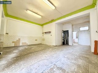 Ground floor in Quart de Poblet. Planta baja con entrada independiente para acondicionar en zona