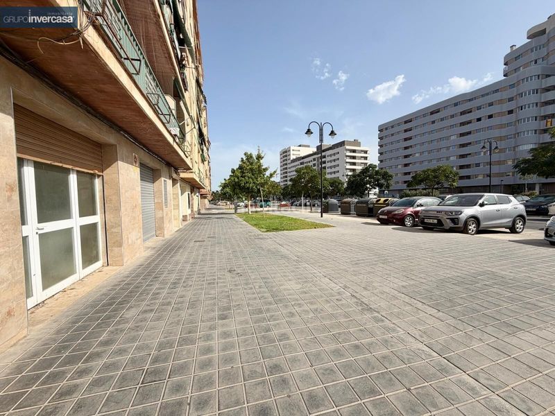 Foto 6d3cedd1-ef46-4915-a7e0-d5d9a895abad. Rent business premise in Quart de Poblet