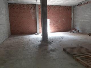 Alquiler Local Comercial en Centro. Local en alquiler en zona centro de salobreña.
ideal para cualq
