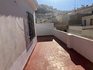 Casa en Centro. Tradicional vivienda en el salobreña de 175 metros cuadrados.la