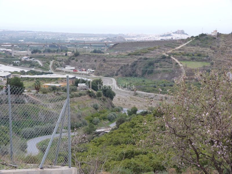 Foto ce0ec070-94e3-4773-b414-49f6eb0f99ec. Terreny residencial a Centro Salobreña