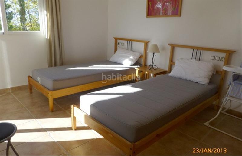 Foto af4f5bc7-abe9-4cd5-bdc6-f571b3ed8260. Alquiler loft precio por semanaesta propiedad se terminó en 2006 y se diseñó como una segunda casa, por lo tanto, los contenidos son de un nivel en Salobreña