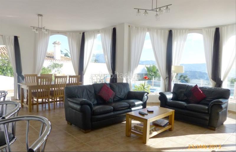 Foto cfea152f-00d5-4f28-8ae8-e6569a201524. Alquiler loft precio por semanaesta propiedad se terminó en 2006 y se diseñó como una segunda casa, por lo tanto, los contenidos son de un nivel en Salobreña