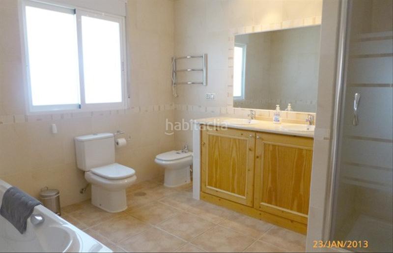 Foto f3e9be56-cabc-48ad-be3c-73de036f7f48. Alquiler loft precio por semanaesta propiedad se terminó en 2006 y se diseñó como una segunda casa, por lo tanto, los contenidos son de un nivel en Salobreña