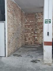 Aparcament cotxe a Centro. Plaza de garaje en pueblo