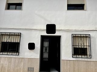 Casa en Vélez de Benaudalla. Bonita casa de pueblo en venta en vélez de benaudalla, un pueblo