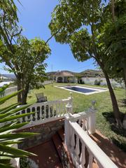 Casa a Molvízar. Te invito a descubrir esta encantadora villa ubicada en el pinto