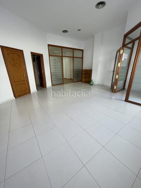 Foto d4b2dcc8-9a92-41df-9379-051408ecfeee. Local comercial a Centro Salobreña