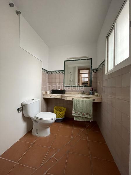 Foto e498e687-6972-4b8a-ac61-69b5de8c576f. Casa  en casco antiguo con 5 dorm., chimenea, terraza con vistas a mar y sierra nevada, cochera y azotea. en Salobreña