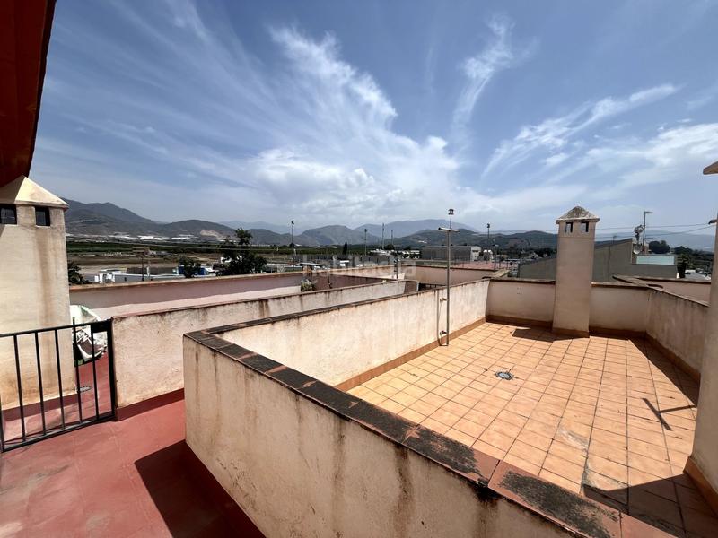 Foto cc9db2dd-6eb9-433d-8edc-c9f04aeba3b2. Pis amb aparcament a Centro Salobreña