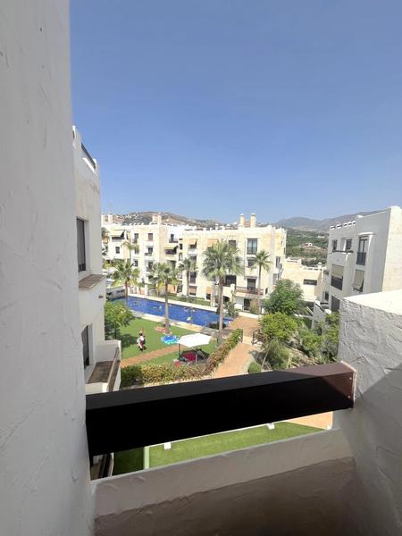 Foto 26b306c0-79d6-4b13-b14b-2bceb4da3e4c. Piso  reformado en oasis con 2 dorm., terraza, 2 baños, garaje doble, trastero, piscina, jacuzzi, sauna y gym. amueblado! en Salobreña