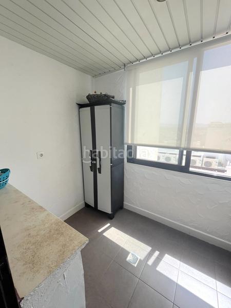 Foto 96afef09-b454-4350-854c-34d287cb3ff1. Piso  reformado en oasis con 2 dorm., terraza, 2 baños, garaje doble, trastero, piscina, jacuzzi, sauna y gym. amueblado! en Salobreña
