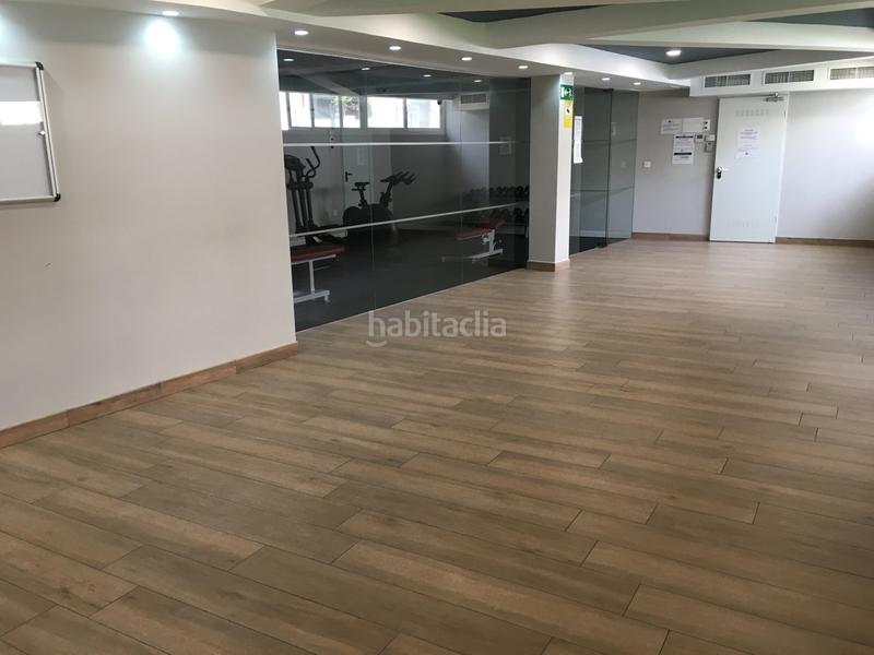 Foto a066dca4-7be1-485a-8378-b8c7b854b9a5. Piso  reformado en oasis con 2 dorm., terraza, 2 baños, garaje doble, trastero, piscina, jacuzzi, sauna y gym. amueblado! en Salobreña
