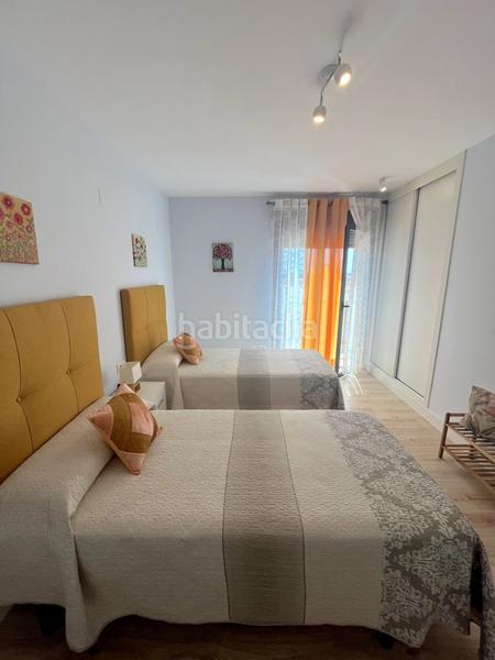 Foto a8b20da8-3337-4fff-a0a7-74db34eb5bf4. Piso  reformado en oasis con 2 dorm., terraza, 2 baños, garaje doble, trastero, piscina, jacuzzi, sauna y gym. amueblado! en Salobreña