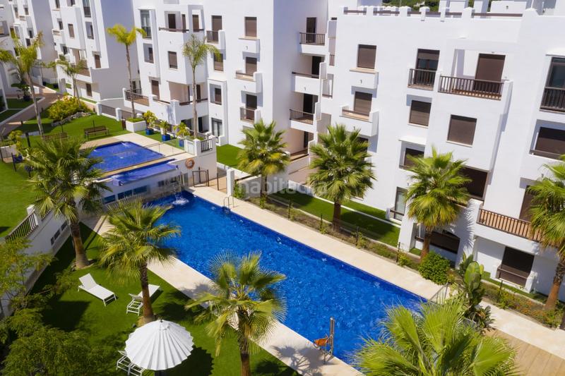 Foto e03fe4a9-ed01-44cf-b5a5-c5f0ca56abdf. Piso  reformado en oasis con 2 dorm., terraza, 2 baños, garaje doble, trastero, piscina, jacuzzi, sauna y gym. amueblado! en Salobreña