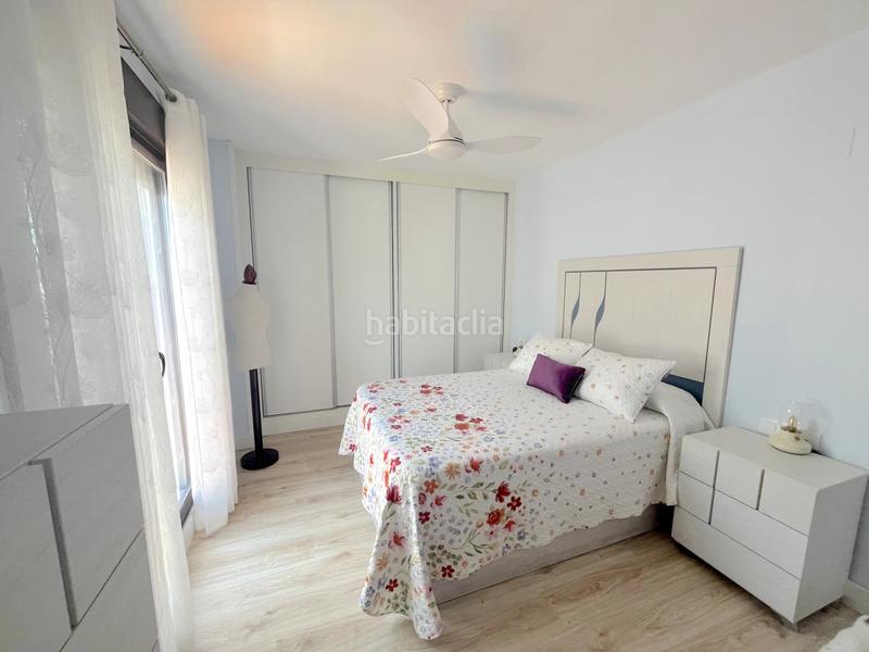 Foto e784482e-90f7-4c88-8ac8-d72e427dce7b. Piso  reformado en oasis con 2 dorm., terraza, 2 baños, garaje doble, trastero, piscina, jacuzzi, sauna y gym. amueblado! en Salobreña