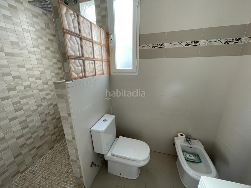 Foto 253c3066-baed-442f-adf3-c7f73a57a779. Piso se vende en el pueblo costero granadala vivienda consta de tres dormitorios, con salón comedor, baño completo, cocina en Salobreña