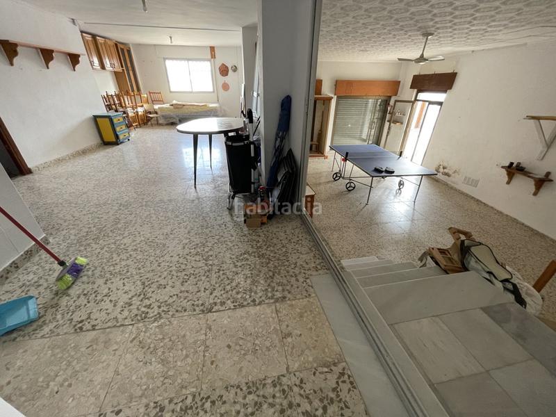 Foto 3c66a7e1-bc43-4ad1-b2ad-b16a69046798. Piso se vende en el pueblo costero granadala vivienda consta de tres dormitorios, con salón comedor, baño completo, cocina en Salobreña