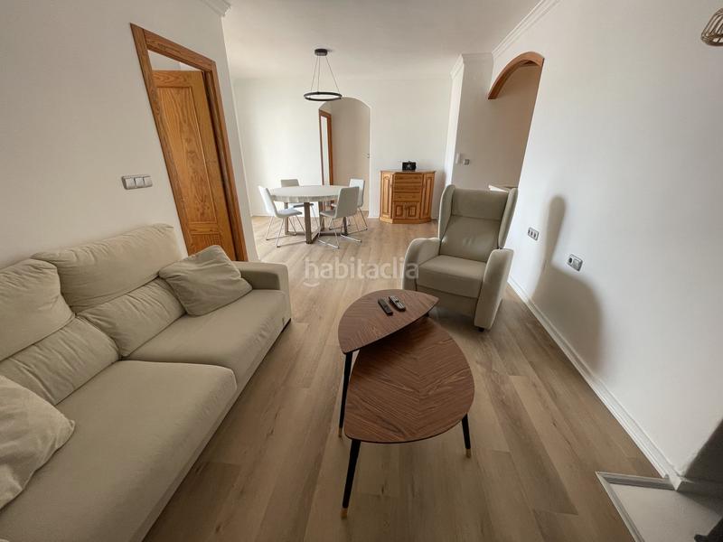 Foto 432e5a7b-ad59-4216-b7c1-e6ccce99efcb. Piso se vende en el pueblo costero granadala vivienda consta de tres dormitorios, con salón comedor, baño completo, cocina en Salobreña