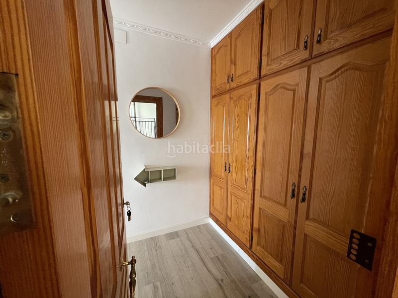 Foto 6aa86e72-2da9-4431-abfa-47ac7bb6d0d1. Piso se vende en el pueblo costero granadala vivienda consta de tres dormitorios, con salón comedor, baño completo, cocina en Salobreña