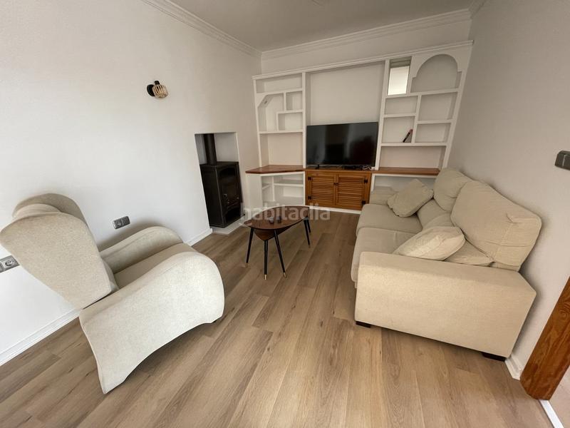 Foto 6b3a43fb-1403-4d71-9800-1d5e9f635fa3. Piso se vende en el pueblo costero granadala vivienda consta de tres dormitorios, con salón comedor, baño completo, cocina en Salobreña
