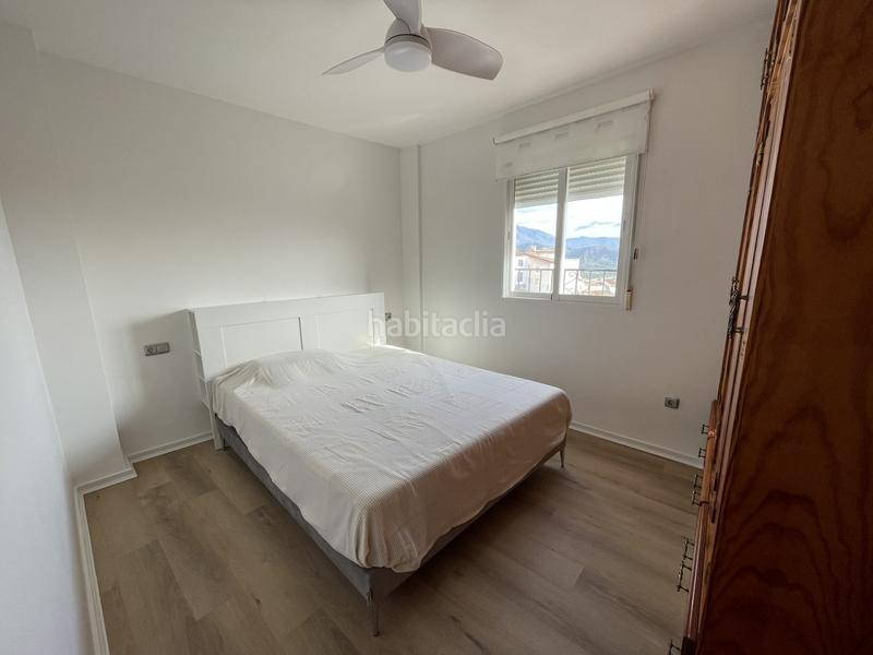 Foto cc5d67ba-1b3e-434c-9d6b-406acd1966c6. Piso se vende en el pueblo costero granadala vivienda consta de tres dormitorios, con salón comedor, baño completo, cocina en Salobreña