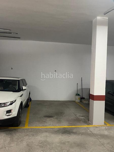 Foto ca0e09e2-a4c2-4c64-97a4-0ec1f92a5d56. Parking voiture dans Centro Salobreña