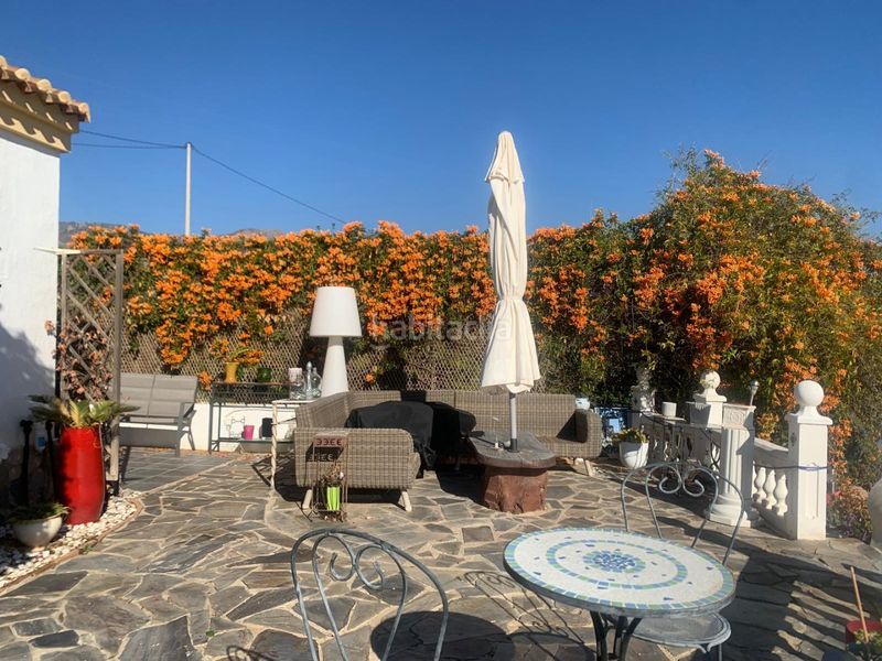 Foto a2b46cad-0122-4292-ad73-8369165c964c. Xalet amb aparcament a Centro Salobreña