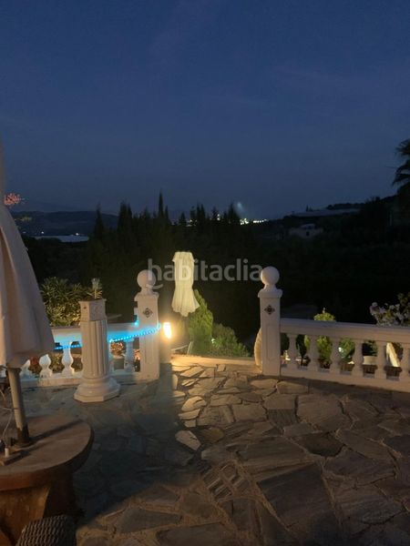 Foto b832be42-261a-47a1-b5e2-faef75da5a1a. Xalet amb aparcament a Centro Salobreña