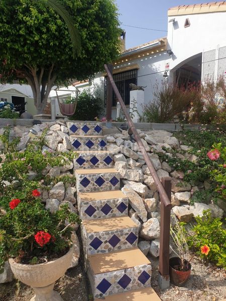 Foto c8c4c604-197f-4b5d-8cfd-cd37a4993f67. Xalet amb aparcament a Centro Salobreña