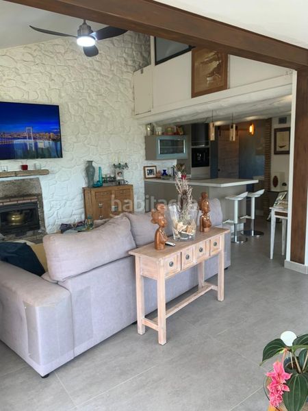 Foto cccad0c5-3080-4902-9f55-37c73aa35c0b. Xalet amb aparcament a Centro Salobreña