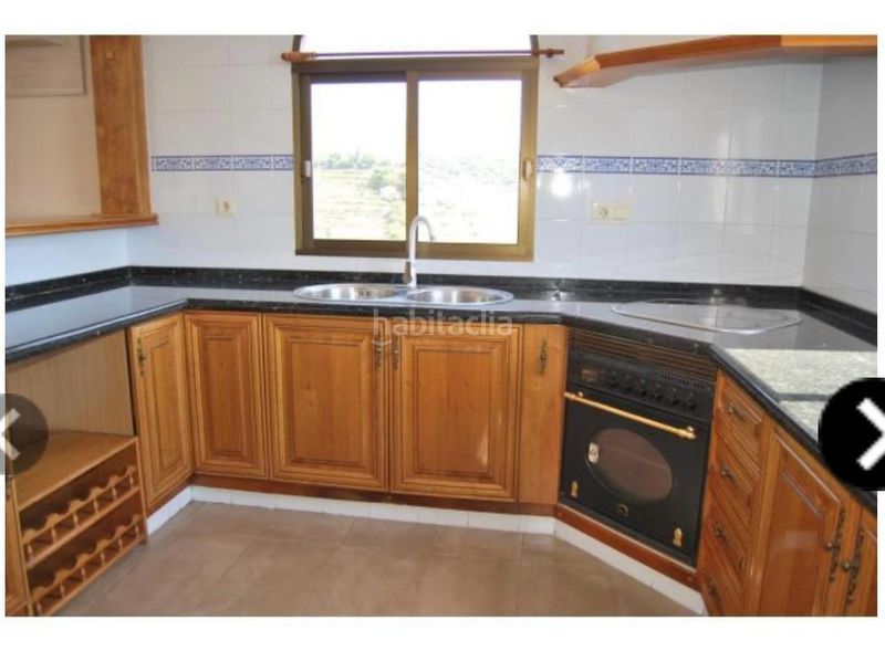 Foto a8e32cb4-fa57-42db-8cea-b8a97052a258. Casa amb aparcament a Monte los Almendros - El Pargo - Costa Aguilera Salobreña