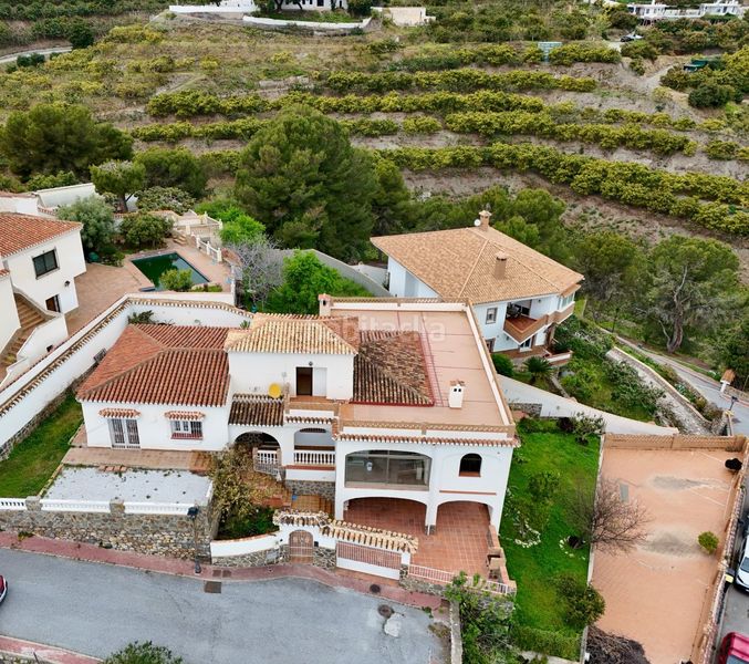 Foto f31ec674-0c6a-4093-8fbe-29399dcf6e5b. Casa amb aparcament a Monte los Almendros - El Pargo - Costa Aguilera Salobreña