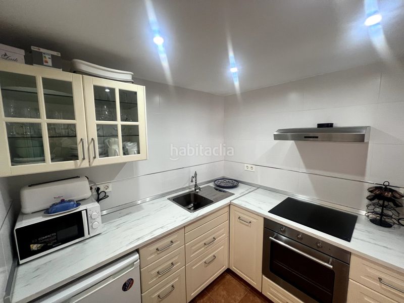 Foto de32d700-17e6-4f51-a5d8-5d5bca20f2cd. Casa a Centro Salobreña