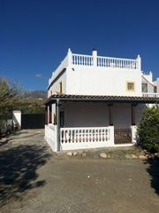 Country house in Centro. Magnífico cortijo en venta en la vega de salobreña, situado en u