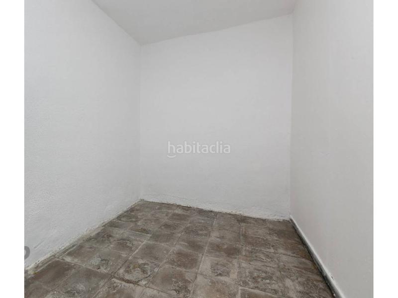 Foto 4cc819cf-ec83-4b50-a008-1d64aa3618d4. Casa Roc Blanc casa okupada en Roc Blanc Terrassa