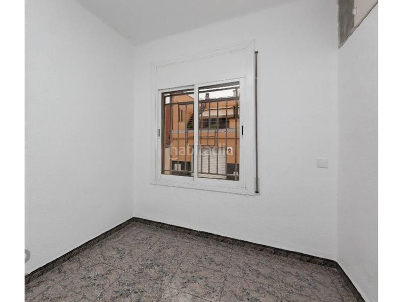 Foto c124e31f-3d3d-4cb9-a628-44f539c6cc8b. Casa Roc Blanc casa okupada en Roc Blanc Terrassa