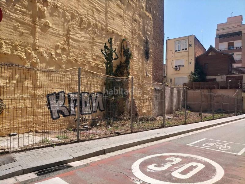 Foto c06b5039-600d-4790-8346-8ab08a55d079. Wohngrundstück in freser 176 in El Camp de l´Arpa del Clot Barcelona