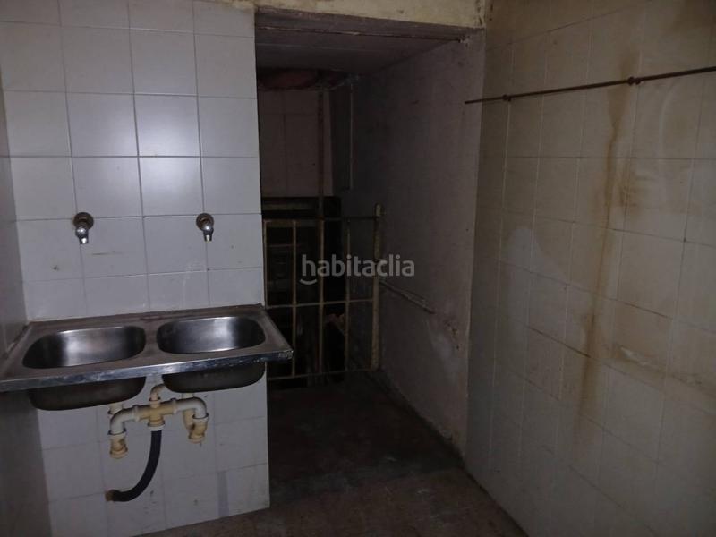 Foto 045adfd2-2c40-4c4f-a8d7-97e6a84b2f67. Edificio  en venta para reformar completamente en Sabadell