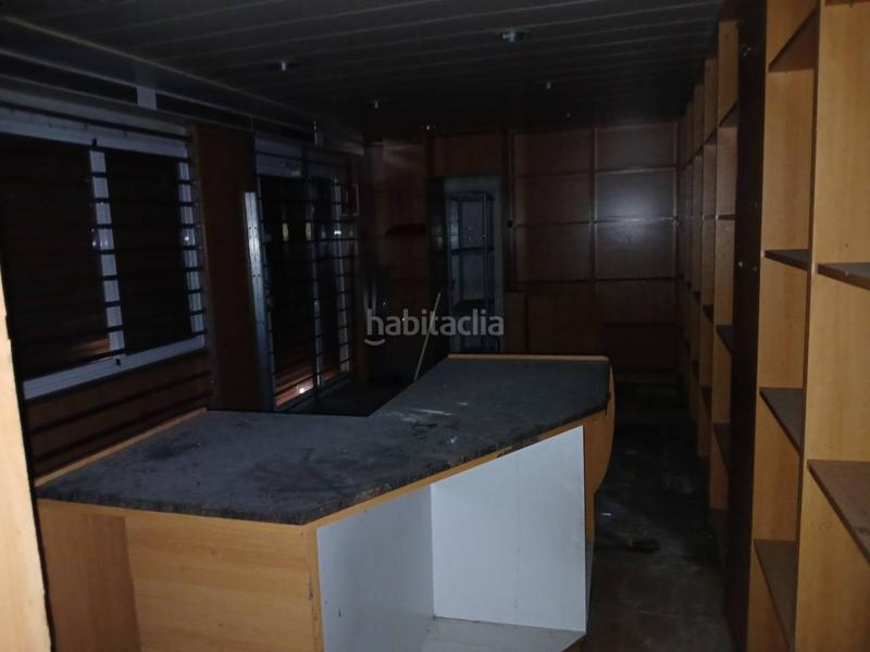 Foto 05a53539-0d75-475f-b6bb-1ced078e4044. Edificio  en venta para reformar completamente en Sabadell