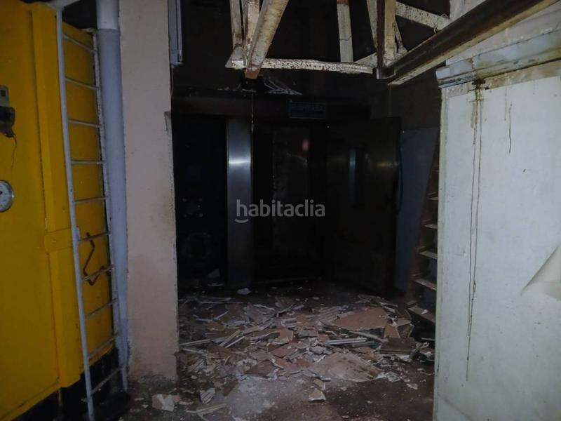 Foto 4aa9ef8e-7a0d-44b2-b41e-663fce6d84e0. Edificio  en venta para reformar completamente en Sabadell