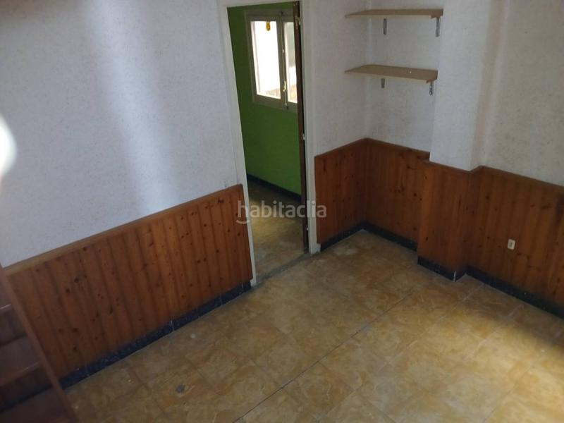 Foto 90a5e020-7c9d-4613-a71b-0973afe34c77. Edificio  en venta para reformar completamente en Sabadell