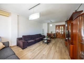 Appartement  Puig antic. Piso en venta en castellarnau! 3 habitaciones con parking y tras