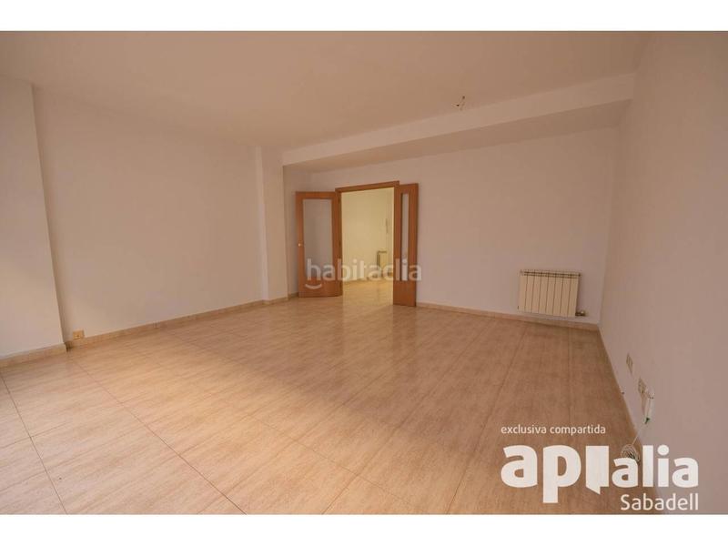 Foto be9b5f81-87e0-45e6-89e2-f89f8893a64e. Maison avec chauffage parking dans Sentmenat