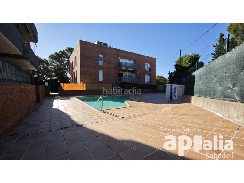 Foto f81d6d57-2d02-4f56-a89b-f23e59478f1a. Etagenwohnung mit heizung parking in Sentmenat